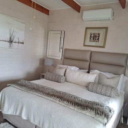 Milky Way Executive Suite 赫曼努斯 外观 照片