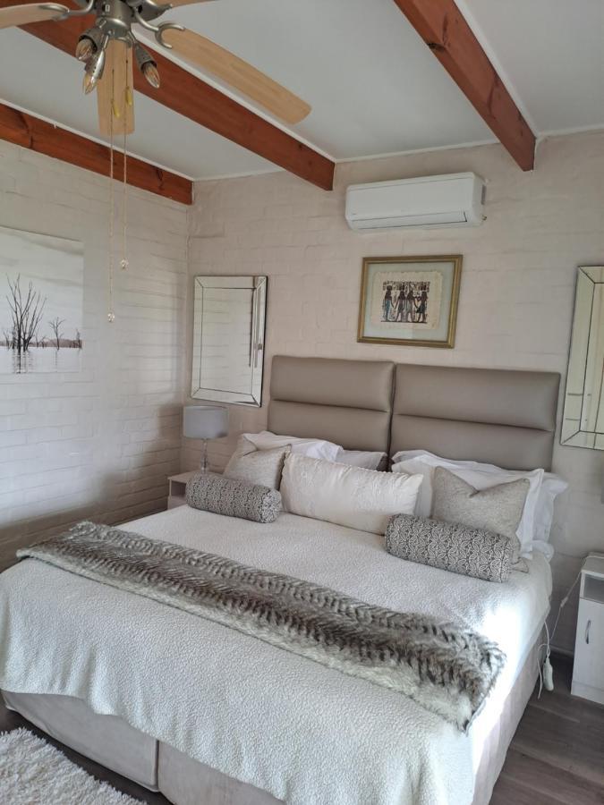 Milky Way Executive Suite 赫曼努斯 外观 照片