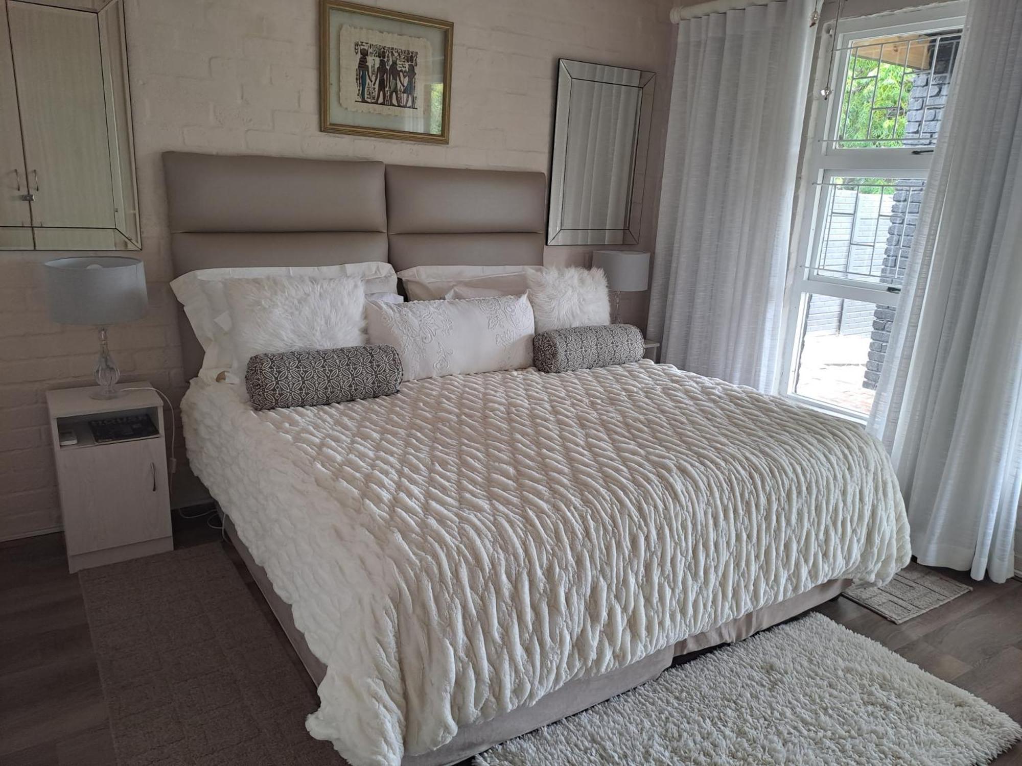 Milky Way Executive Suite 赫曼努斯 外观 照片